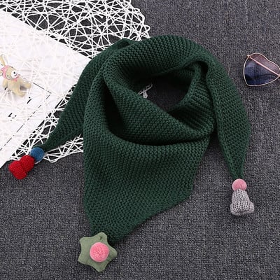 Детски плетен триъгълен шал с декорация и в много цветове