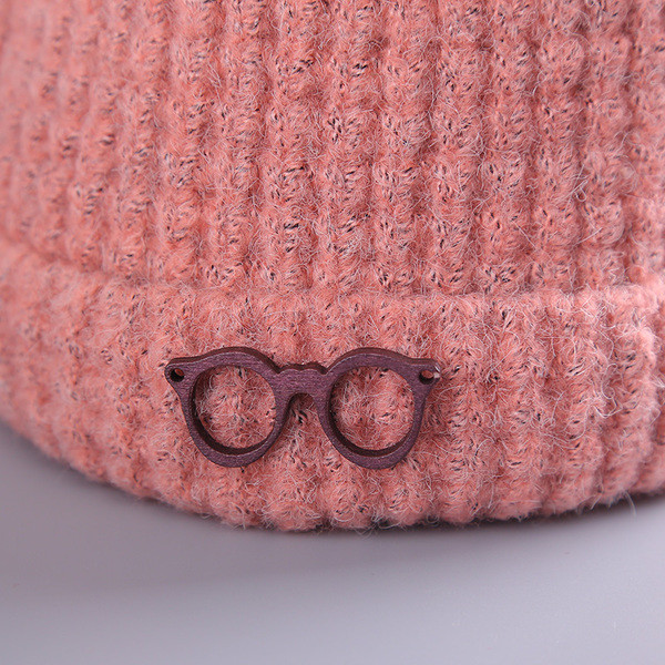 Детска вълнена шапка с ушички и в много цветове