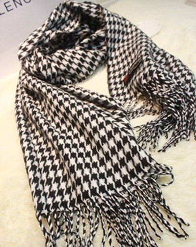 Σπορ-κομψό σάλι φουλάρι μαύρο και άσπρο