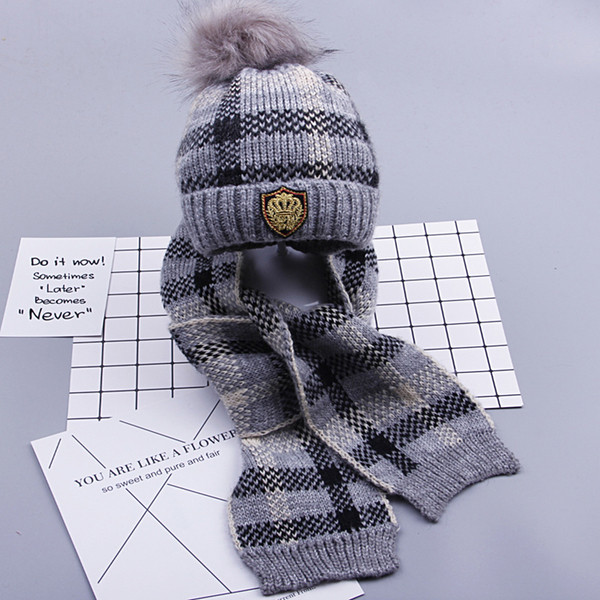 Детски зимен комплект - шал + шапка с принт