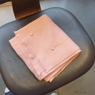 Стилени и  мек дамски шал с пайети и лъскави черти в няколко цвята