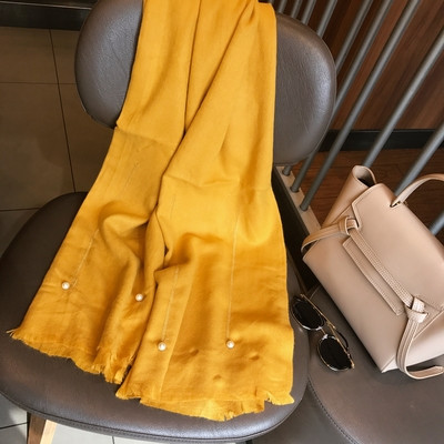 Стилени и  мек дамски шал с пайети и лъскави черти в няколко цвята