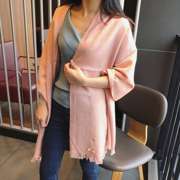 Стилени и  мек дамски шал с пайети и лъскави черти в няколко цвята