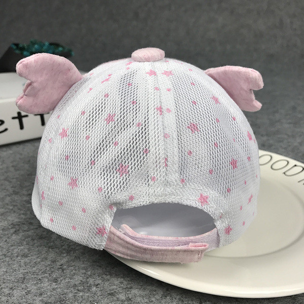 Бебешка шапка с козирка и декорация в четири цвята