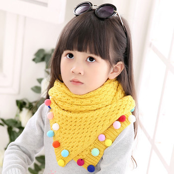 Детски зимен шал за момичета с цветни топчета