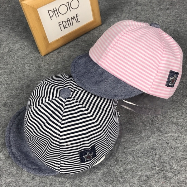 Βρεφικό καπέλο με ζώνη σε τρία χρώματα