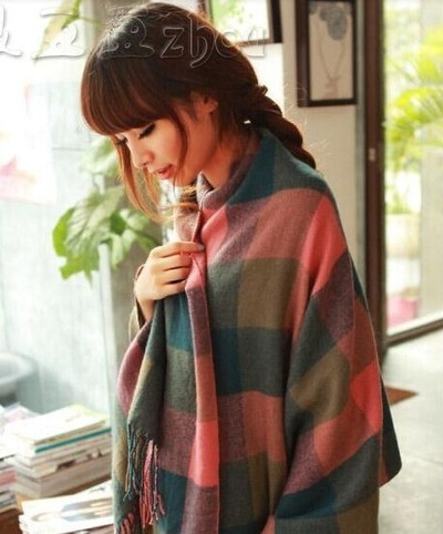 Мек и топъл есенно-зимен дамски шал в меки цветове