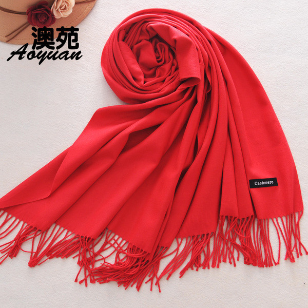 Κομψή, καθαρή κασκόλ δαντέλα με περιθώρια σε διάφορα χρώματα