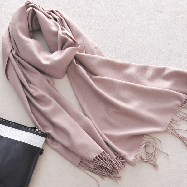 Κομψή, καθαρή κασκόλ δαντέλα με περιθώρια σε διάφορα χρώματα