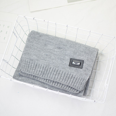 Зимен семпъл детски шал с щампа