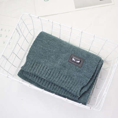 Зимен семпъл детски шал с щампа