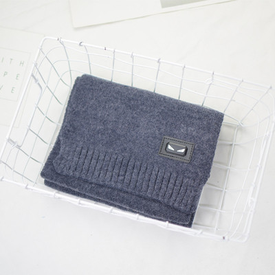 Зимен семпъл детски шал с щампа