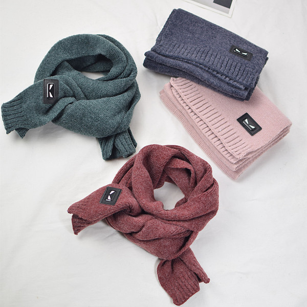 Зимен семпъл детски шал с щампа