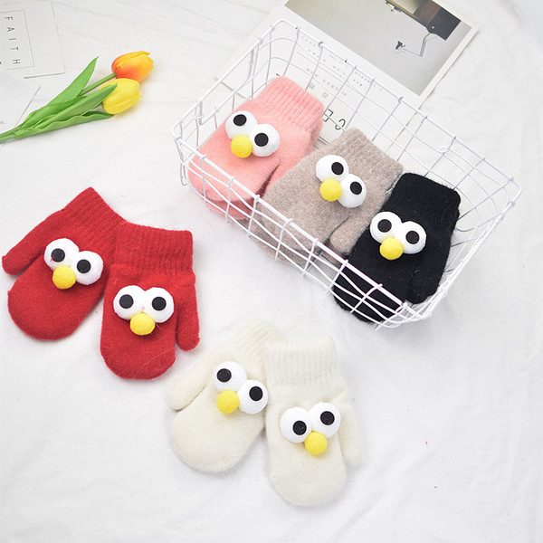 Детски ръкавици с 3D декорация подходящи за зимата