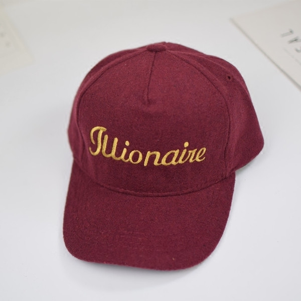 Детска спортна шапка за момичета и момчета с козирка и надпис