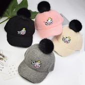 Спортна вълнена шапка за момичета и момчета с козирка и аплиакция