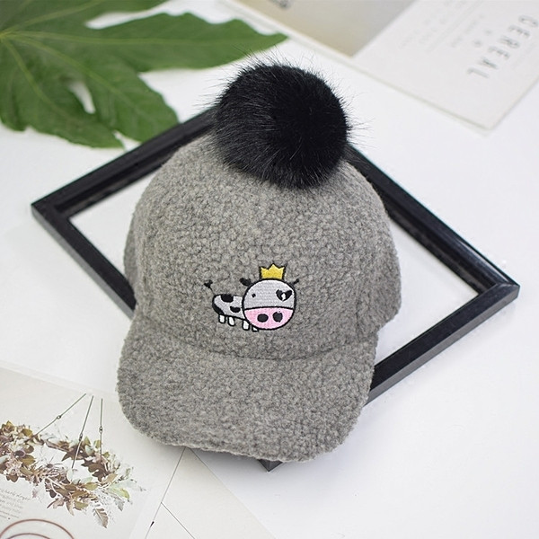 Спортна вълнена шапка за момичета и момчета с козирка и аплиакция