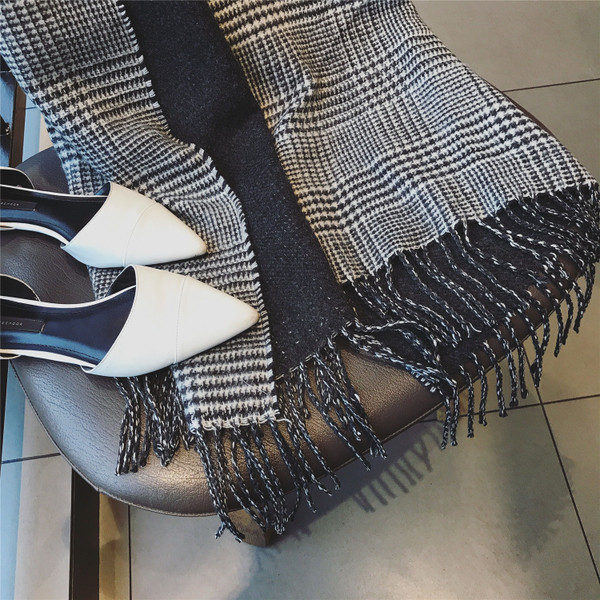 Κομψή, απαλή και ζεστή κασκόλ κυρίες