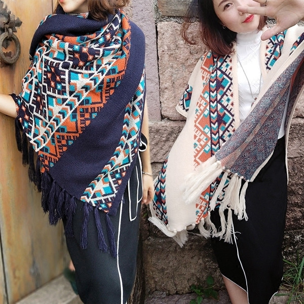 Есенно-зимен цветен дамски шал тип пончо в два цвята