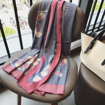 Модерен есенно-зимен мек дамски шал с интересен принт в четири цвята