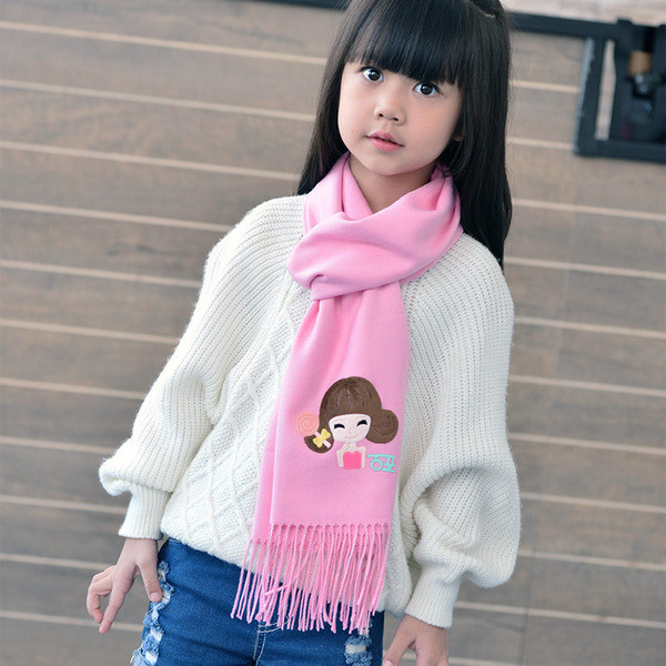 Детски шал за момичета с ресни и апликация