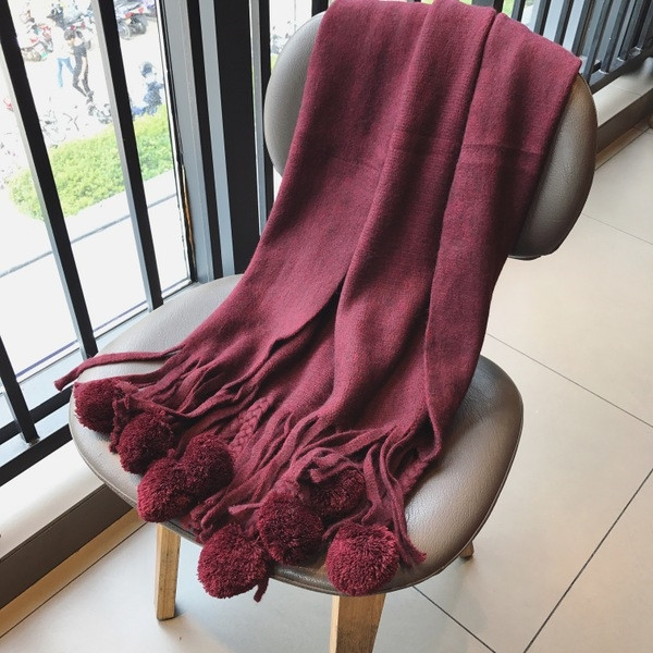 Модерен ежедневен плюшен дамски шал с пухени топчета в шест цвята 