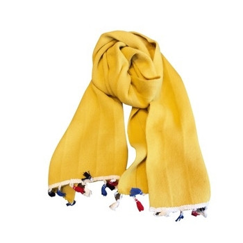 Мек и топъл есенно-зимен шал от фино плетиво с цветни пискюли в четири цвята
