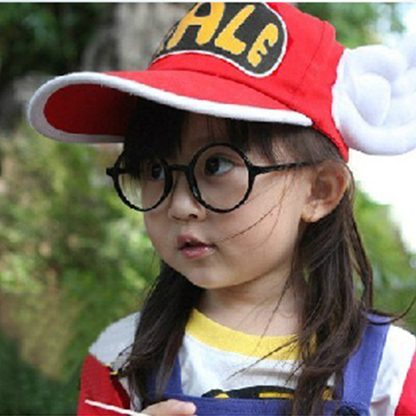 Спортна детска шапка с козирка и мрежа