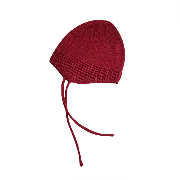 Семпла плетена детска шапка с връзки