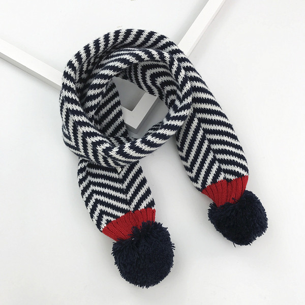 Παιδικό πλεκτό μαντήλι με ριγέ στράς