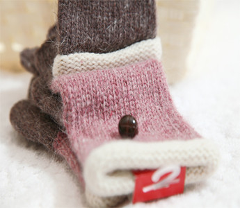 Зимни детски унисекс ръкавици с апликация в три цвята