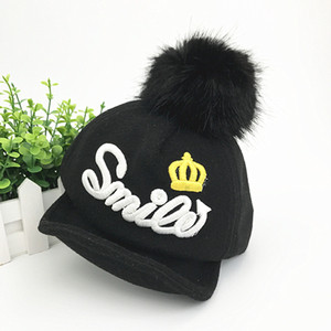 Μωρό καπέλο χειμώνα με κουκούλα, επιγραφή και κουκούλα