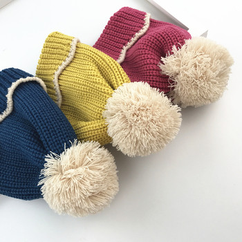 Плетена зимна шапка в различни цветове с пухче