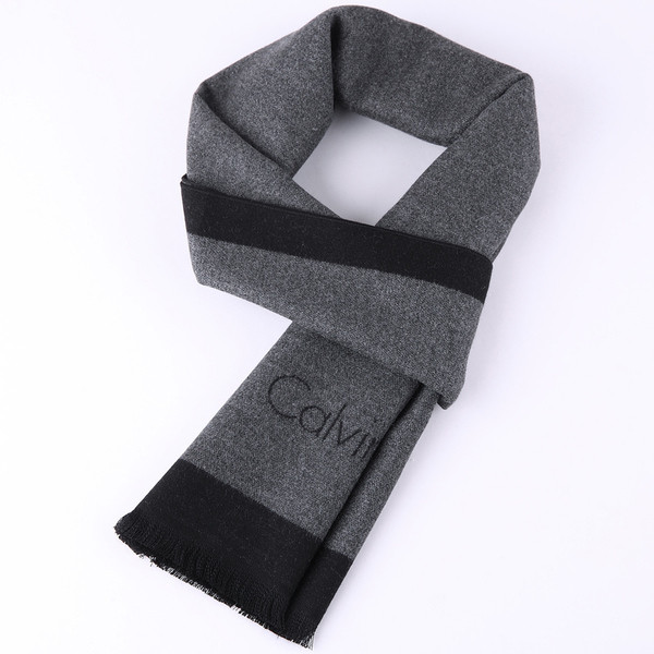 Елегантен мъжки есенно-зимен шал в сив цвят