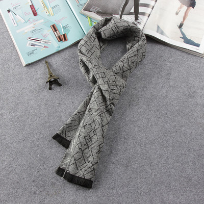 Σπορ-κομψό σάλι χειμωνιάτικων ανδρών σε διάφορα χρώματα