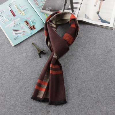 Σπορ-κομψό σάλι χειμωνιάτικων ανδρών σε διάφορα χρώματα