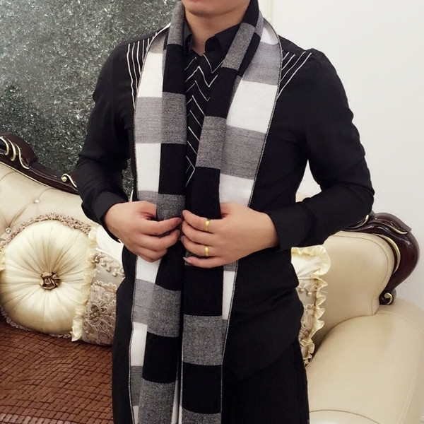 Модерен есенно-зимен мъжки шал на големи карета 