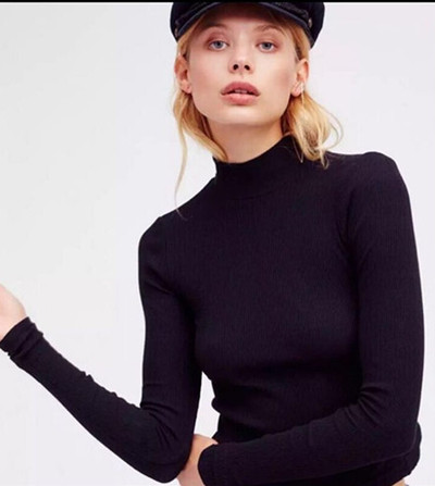 Дамска slim блуза с гол гръб с връзки и поло яка