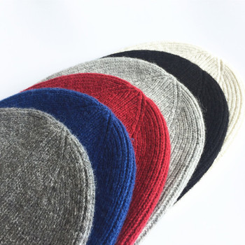 Семпъл модел плетена шапка в много цветове - унисекс