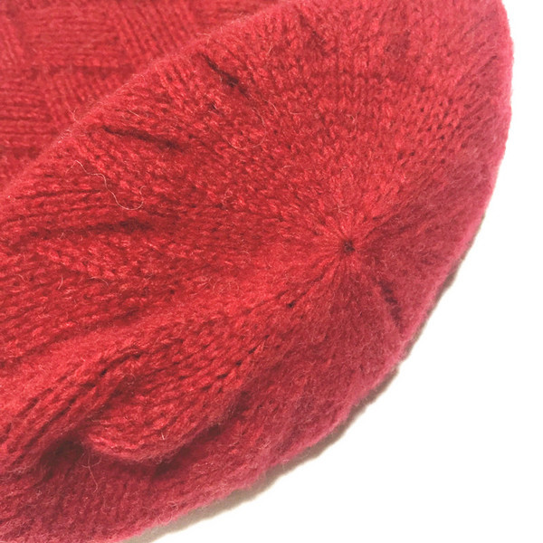 Стилна зимна дамска шапка в много цветове