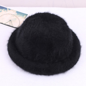 Κομψό καπέλο σε πολλά χρώματα και σε δύο σχέδια