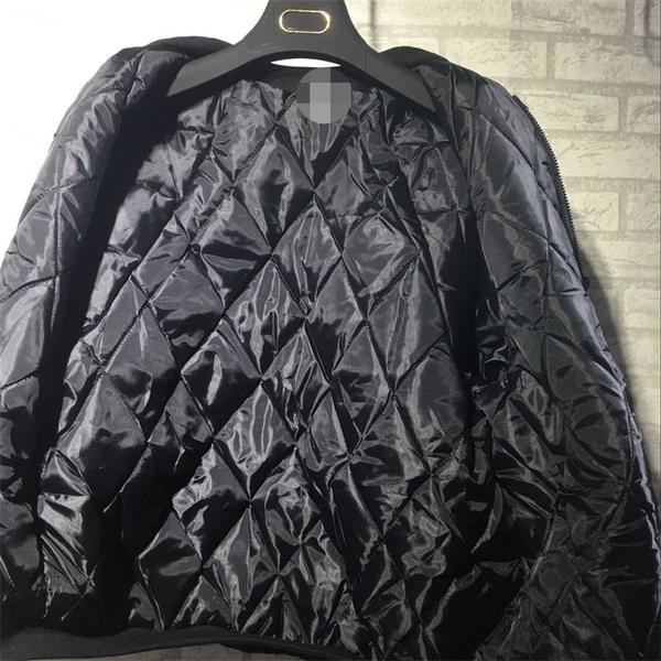 Σακάκι φθινοπωρινό-χειμωνιάτικο με κολάρο σε σχήμα O και εκτυπώσεις και υποστήριξη σε μαύρο και πράσινο πράσινο χρώμα