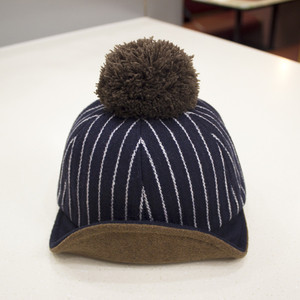 Παιδικό καπέλο με λωρίδες και κουκούλα