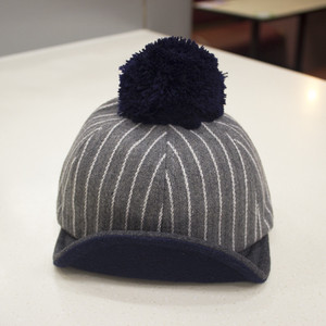 Παιδικό καπέλο με λωρίδες και κουκούλα