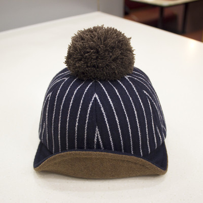 Παιδικό καπέλο με λωρίδες και κουκούλα