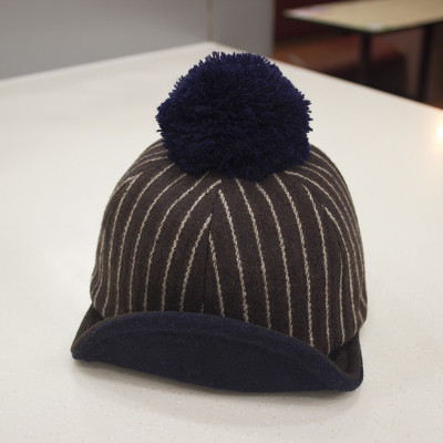 Παιδικό καπέλο με λωρίδες και κουκούλα