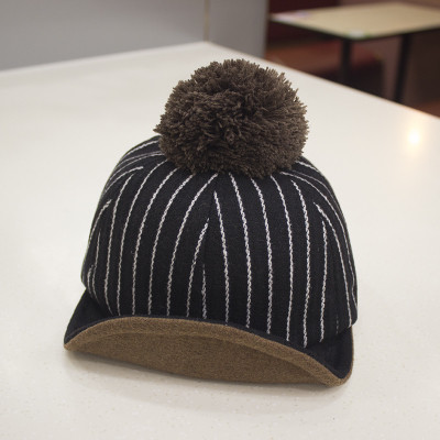 Παιδικό καπέλο με λωρίδες και κουκούλα