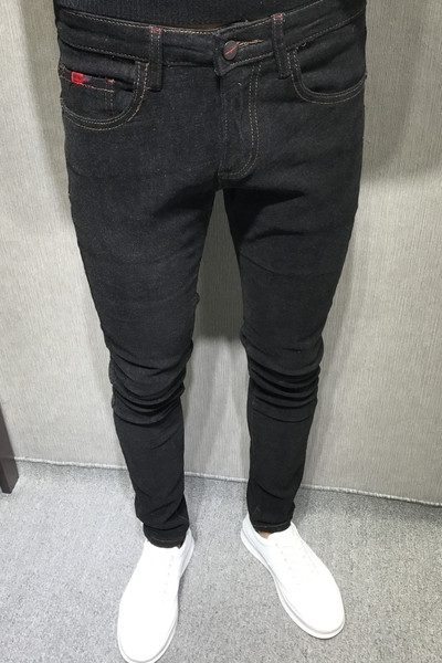 Стилни мъжки дънки в тъмен цвят