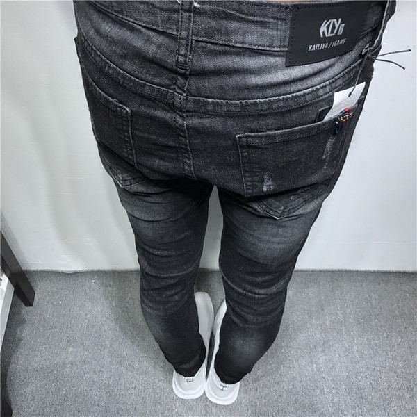 Стилни мъжки дънки в слим модел  в черен цвят