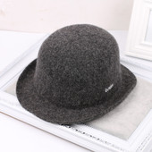 Ежедневна стилна дамска шапка в пет цвята